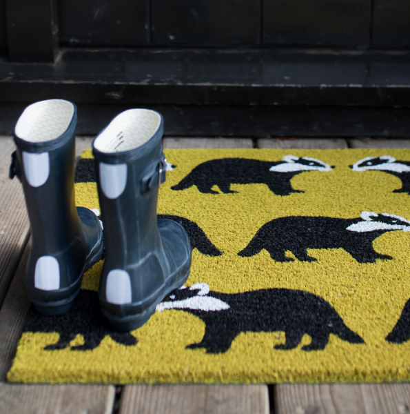 [Ƴ]Anorak Kissing Badgers Doormat ٶ Ʈ