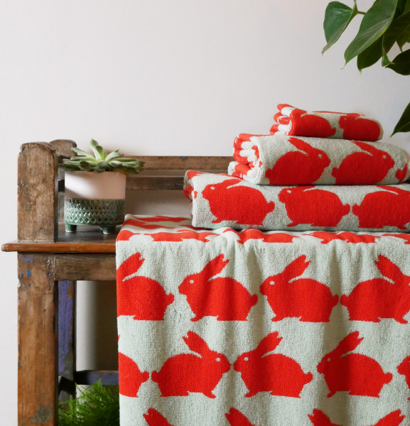 [Ƴ]Anorak Kissing Rabbits Towel Ÿ
