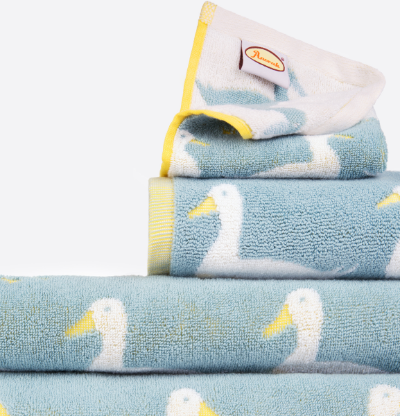 [Ƴ]Anorak Waddling Ducks Towel Ÿ