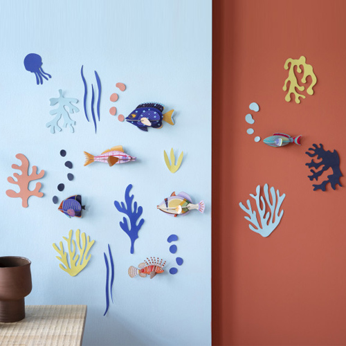 [Ʃ]wall of curiosities, fish hobbyist