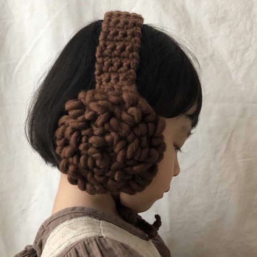 []Fluffy ear warmer