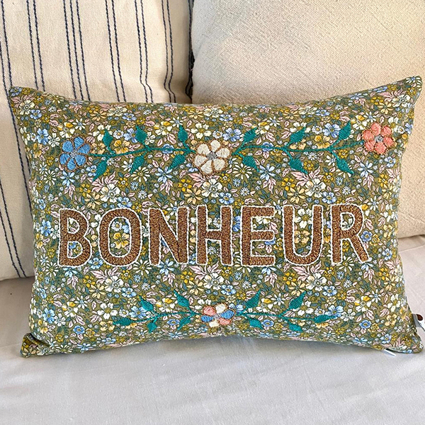 0201까사오[CSAO]Embroidered cushion BONHEUR-CA00LNCUS1952BON