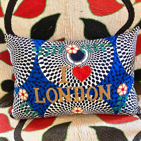  까사오[CSAO]Embroidered cushion I love LONDON-CA00LNCUS1166LON