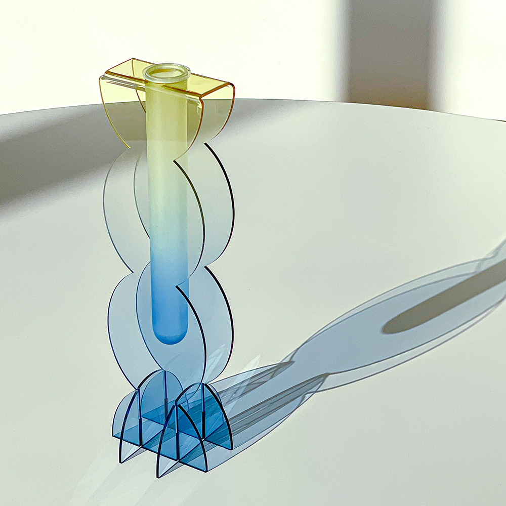 [Ʃ]rounded L - acrylic vase
