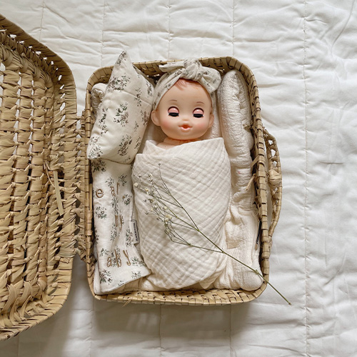 [ư]blackbutton doll bedding