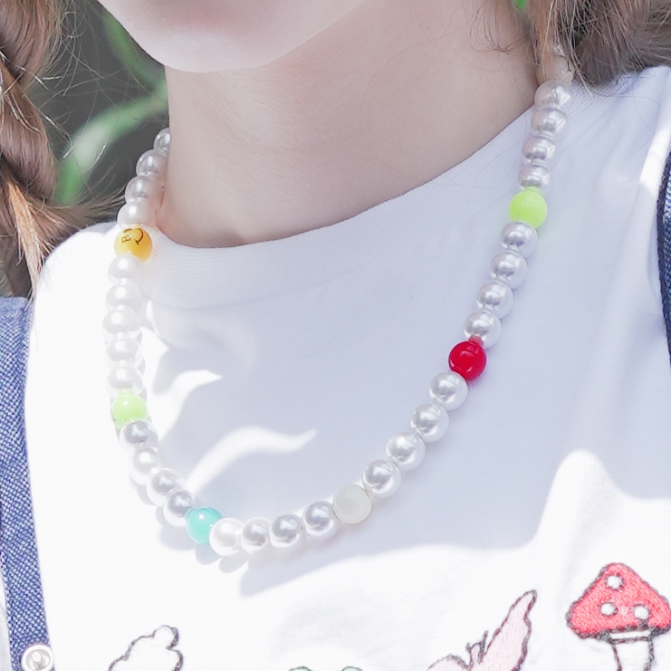 []  Űġ  Ʈ  Bold pearl kitsch smile ball Necklace
