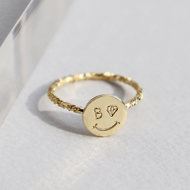 []  ι Simple smile coin gold Ring