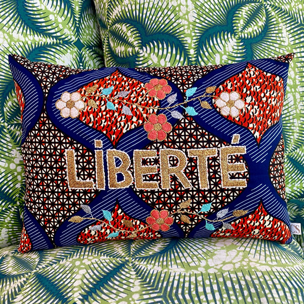 []Embroidered cushion LIBERTE-CA00LNCUS2005LIB